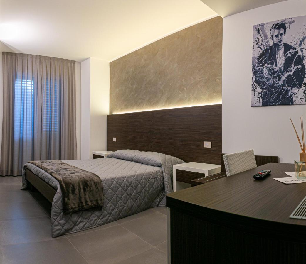 Brigante Suites Misano Adriatico Exterior photo